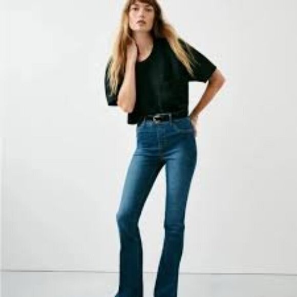 SPANX Spanxshape‎ Everywear Flare Jeans Authentic Blue Size Medium - Picture 2 of 12